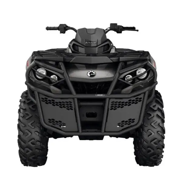 Svart Can-Am Outlander ATV med robuste dekk og beskyttende frontbøyle