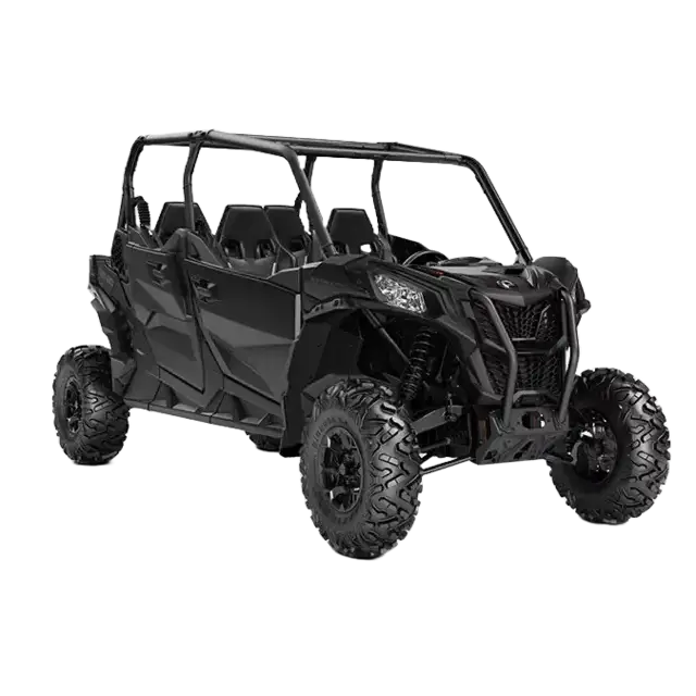 Svart 2019 Can-Am Commander 4-dørs terrengkjøretøy med store offroad-dekk og beskyttelsesbur