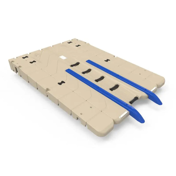 Beige plastbackboard med blå stropper for pasienttransport og immobilisering