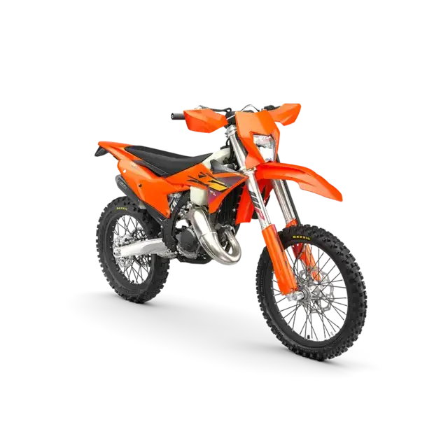 KTM 125 XC-W 2026 orange enduro-motorsykkel med svarte aksenter og sølvkomponenter