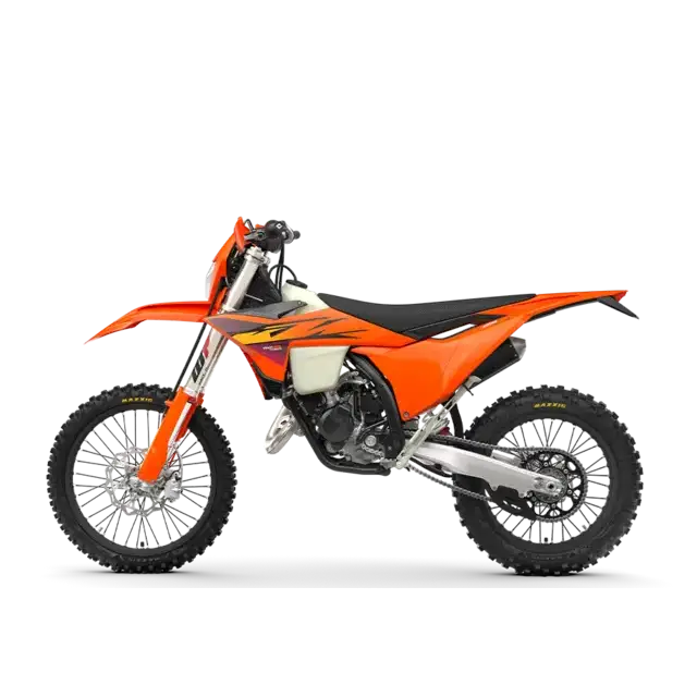 KTM 125 XC-W 2026 orange dirt bike med svarte aksenter og sølvkomponenter