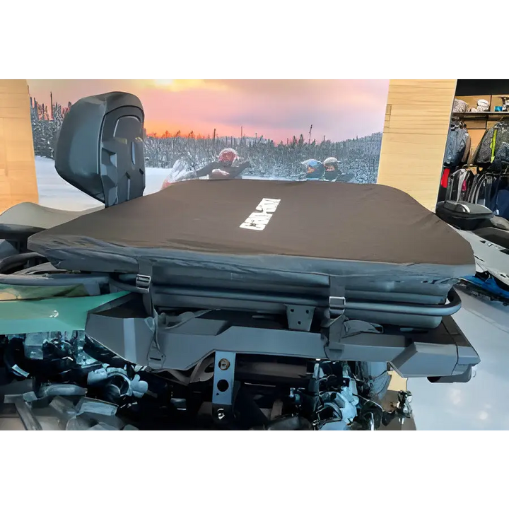 Svart polstret snowboard med bindinger, TREKK FOR LASTEPLAN OUTLANDER 6×6 450