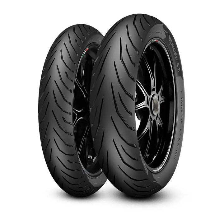 Svarte Dunlop-dekk med Pirelli Angel City-mønster, aggressiv mønster og logo