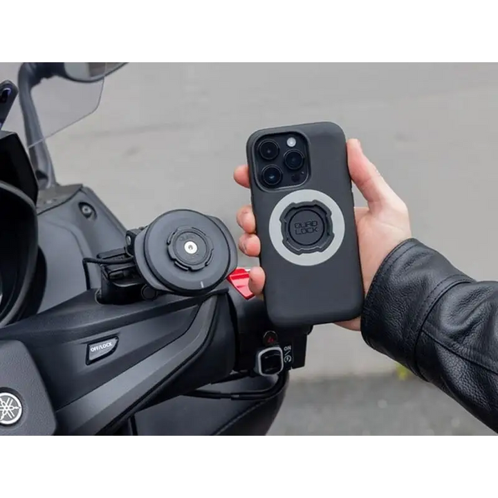 Sort iPhone med Quads Lock-etuiet og sykkelholder for Quad Lock Brake Reservoir Mount
