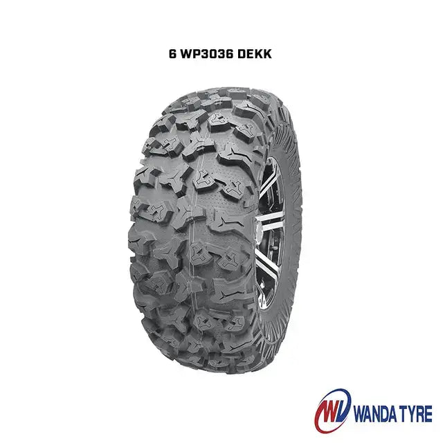 Svart Wanda P3036 off-road dekk med aggressivt mønster og felg for Can-Am 6x6