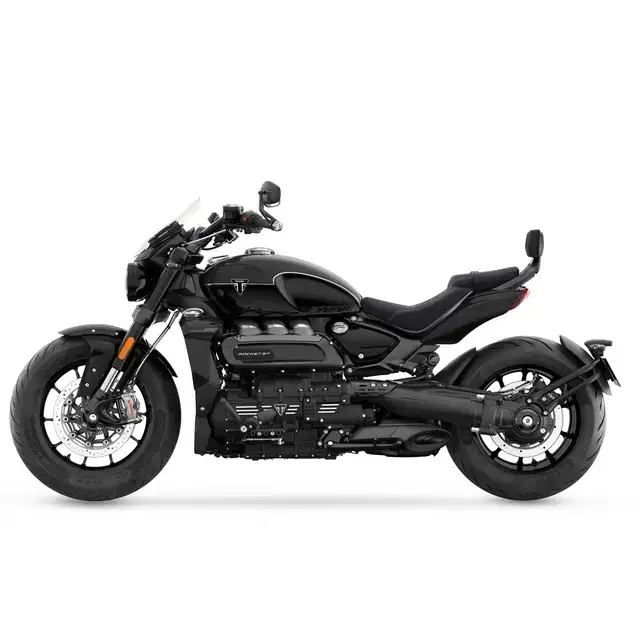 Svart Triumph Rocket 3 GT Storm 2026 med trekantet rekkemotor og premium komponenter