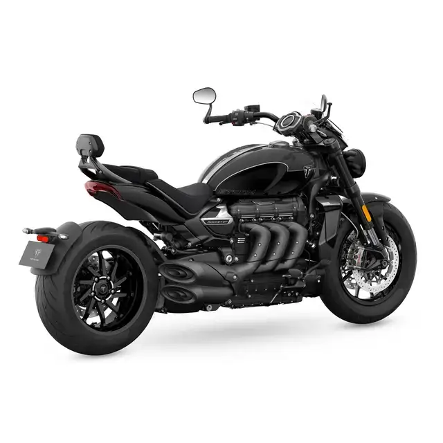 Svart Triumph Rocket 3 GT Storm 2026 med sleek design og tre-sylindret rekkemotor