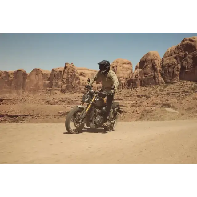 2019 Harley-Davidson XL883N Sportster Iron 883 motorsykkel i Triumph Scrambler 900 2026-utstilling