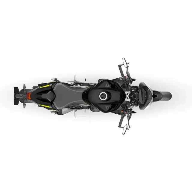 Svart Triumph Street Triple RS 2026 motorsykkel med aerodynamisk design og gule accenter